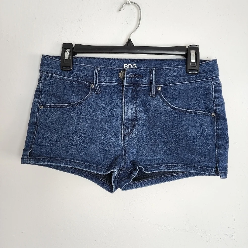BDG Mid Rise Ankle Kicker Dark Wash Five Pocket Stretch  Women's Shorts Size 29